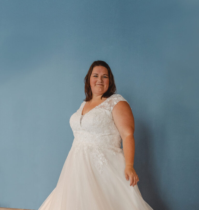 Dieses sind Brautkleider die noch nie bei einer Hochzeit getragen wurden, sondern nur bei Modenschauen oder als Vorführmodell.