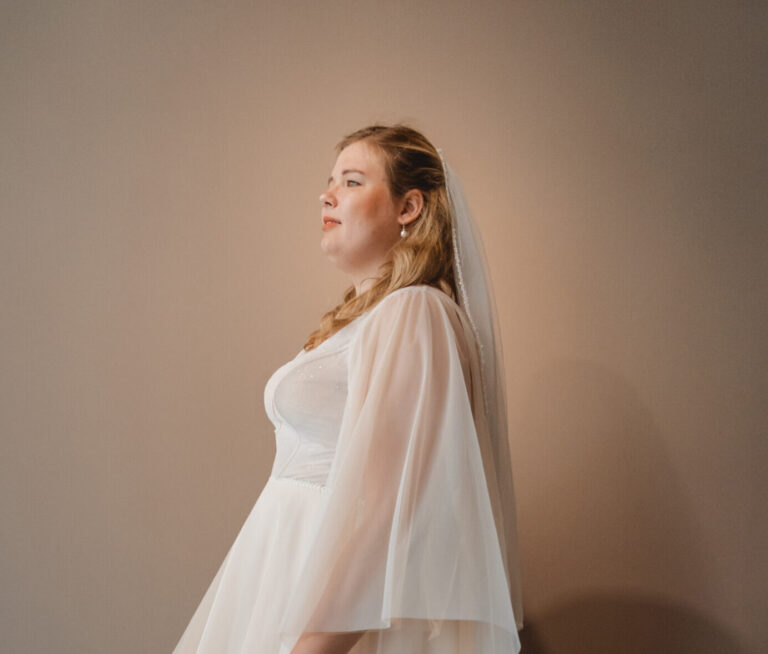 Das Sortiment bei Bella Brides stocken wir mit ausgesuchten Brautkleidern der vorherigen oder aktuellen Saison auf, um für jede Braut das passende Kleid zu haben